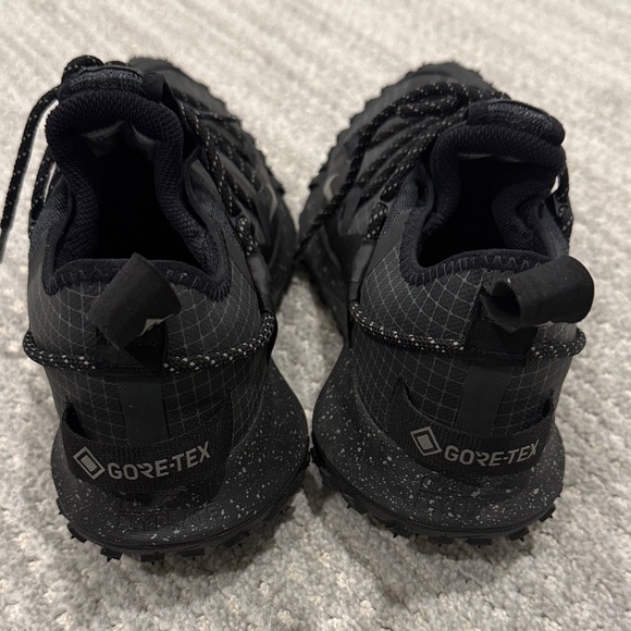 Nike Black and Gray Athletic Shoes - Picture 8 of 8